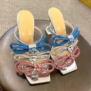 Mach & Mach bow heels size 7